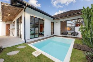 Designer Oasis with Private Pool in Central Canggu by The Rice Field