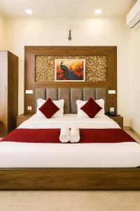 Hotel Woodlark !! Affordable luxury stay in Chandigarh Tricity ! Tourist Choice