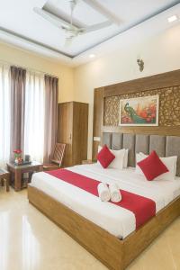 Hotel Woodlark !! Affordable luxury stay in Chandigarh Tricity ! Tourist Choice