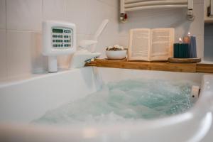 Harmony - hot tub & garage