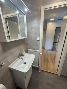 Ny renoverad lägenhet Lidköping My Hostel