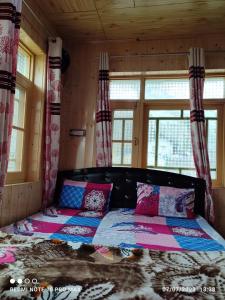 Peace inn paradise Guest House Gurez