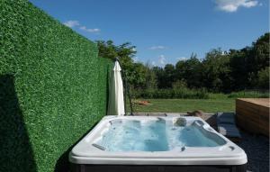 3 Bedroom Nice Home In Vurot