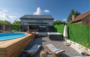 3 Bedroom Nice Home In Vurot