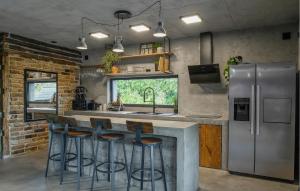 3 Bedroom Nice Home In Vurot