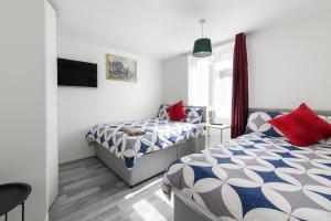 Four Bedroom House Near Tottenham Hotspur Stadium