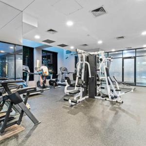 Harbour Front - 1min to ICCC, Casino - Parking, Office WFH Setup, Pool, Gym