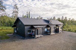 Modern house ski-in-out