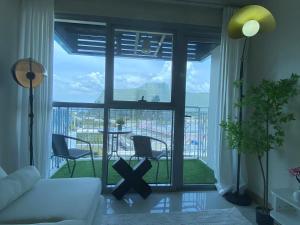 Perfect 1BR With Magnificant Bayview Garden View Near Okada, Solaire, Aiports, FREE PARKING