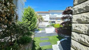 Maisons de vacances 3star 1950s house, 3 bedrooms, 6 people, walk to beach center : photos des chambres