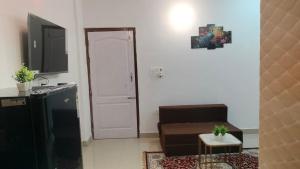 Gurgaon House Hill View 1BHK