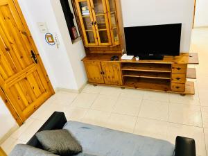Modern 2BR APT - WLK to Seafront up to 5PPL