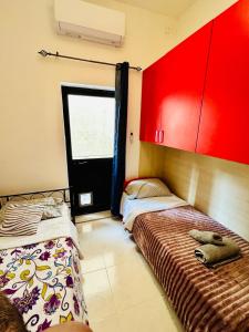 Modern 2BR APT - WLK to Seafront up to 5PPL