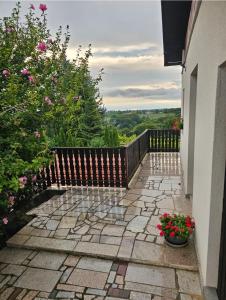 Hilltop vineyard house 