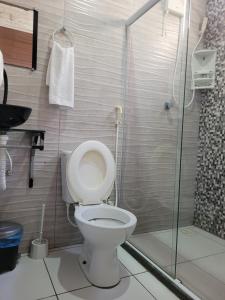 Apartamento com suíte, localizado na Avenida Silvio Silva, n 33, bairro Hernani Sa, Ilhéus-Ba, sem garagem