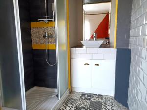 Appartements Grand studio climatise proche du centre mais au calme : photos des chambres
