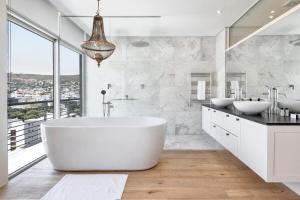 Penthouse with Majestic Views