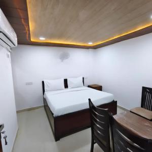 FabHotel Yatri Inn