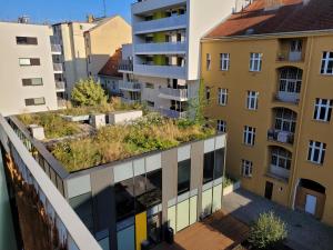 Karlin Executive Studio - Office, Balcony & Garage