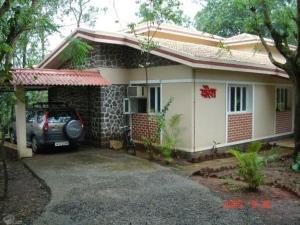 Beautiful Villa in Khandala with Hot Tub