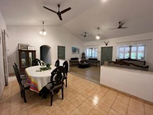 Beautiful Villa in Khandala with Hot Tub