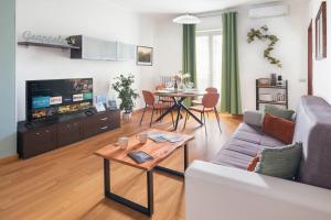 2-Bedroom Apartment in Alba with Free Parking and Air Conditioning