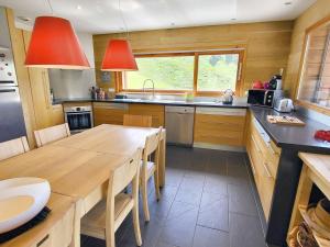 Maisons de vacances Glorious chalet 200m ski resort slopes view : photos des chambres