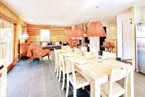 Maisons de vacances Glorious chalet 200m ski resort slopes view : photos des chambres