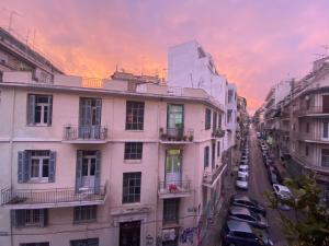 Sunny room in the heart of the city