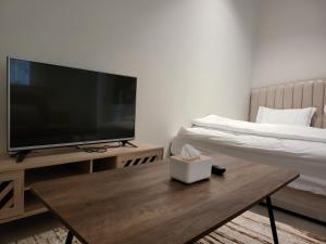 شقة أرضية بمدخل وموقف خاص Ground Floor Apartment with Private Entrance and Parking