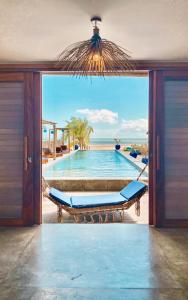 Villa Beleza Prea Beachfront private room