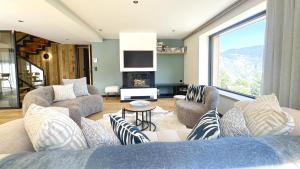 Maisons de vacances Prestigious ski chalet 900m Olympes gondolas : photos des chambres