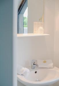 Hotels Hotel La Tour des Anglais : Chambre Familiale