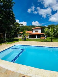 Sítio Bom Dia - Casa de Temporada com Piscina, Churrasqueira e Natureza em Saquarema