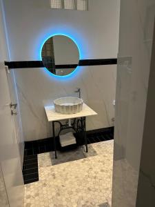 Graffiti One Apartment