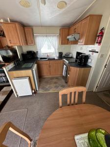 Sherwood S376 6 berth SANTANAVAN12 12