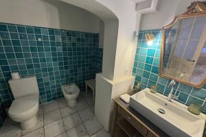 Villas Authentic Provencal Villa with Pool : photos des chambres