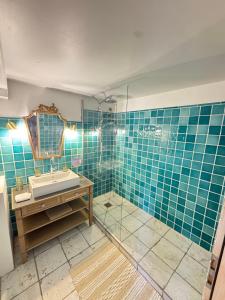 Villas Authentic Provencal Villa with Pool : photos des chambres
