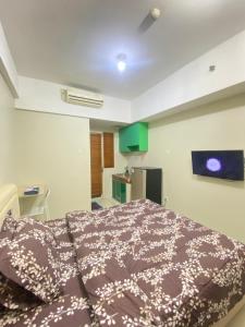 Apartment greenlake view by lens room