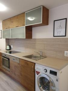 6 pokoi na Wajdeloty