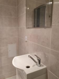 6 pokoi na Wajdeloty