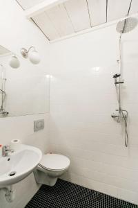 Emily Apartment self check in wifi Netflix FREE COFFEE near the Andrássy street