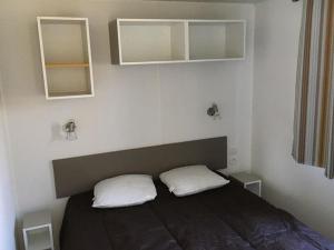 Mobil-home pour 4 pers avec terrasse - API-1-52-739