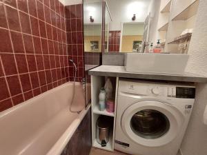 Studio calme avec balcon, près des pistes, parking inclus - FR-1-516-222