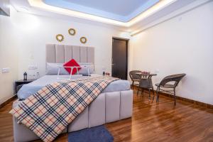 Skylight BnB F203 - 2BHK with pool near Candolim beach