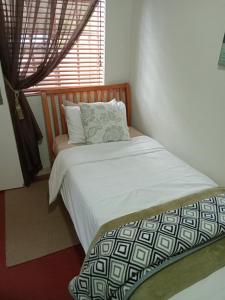 Selah guest cottage...place to pause, breath relax