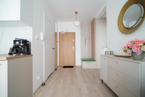 Lulu Apartments - ANNA apartament dwupokojowy 350m od plaży, parking Netflix