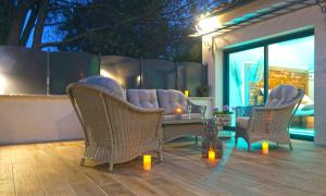 B&B / Chambres d'hotes Cocon D-amour En Luberon - Chambre Spa a proximite de l-Isle sur la Sorgue : photos des chambres