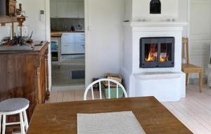 Stunning Home In Grönahög With Wifi