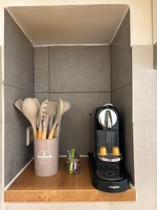 Studio rénové à deux pas de la mer et commerces